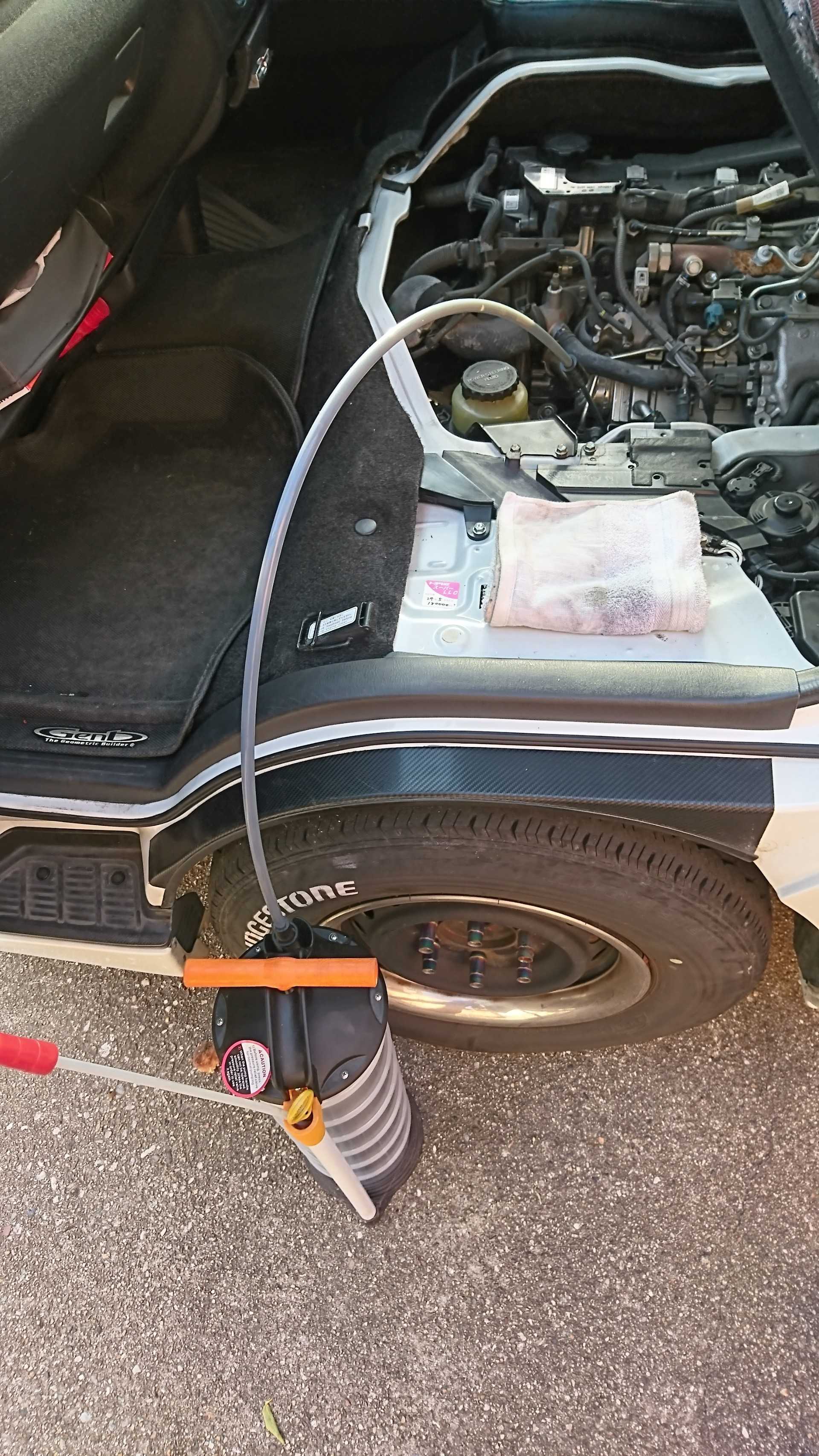 ハイエースのオイル交換 目指せ認証工場 楽天ブログ