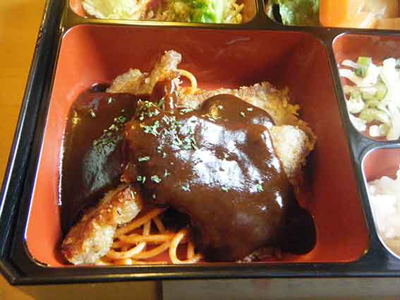 アメリカンステーションの「ビーフカツ」-2♪