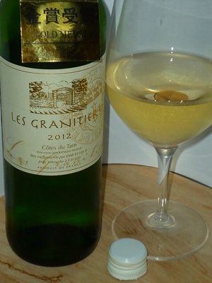 Vinovalie Les Granitiers Blanc 2012 glass.jpg