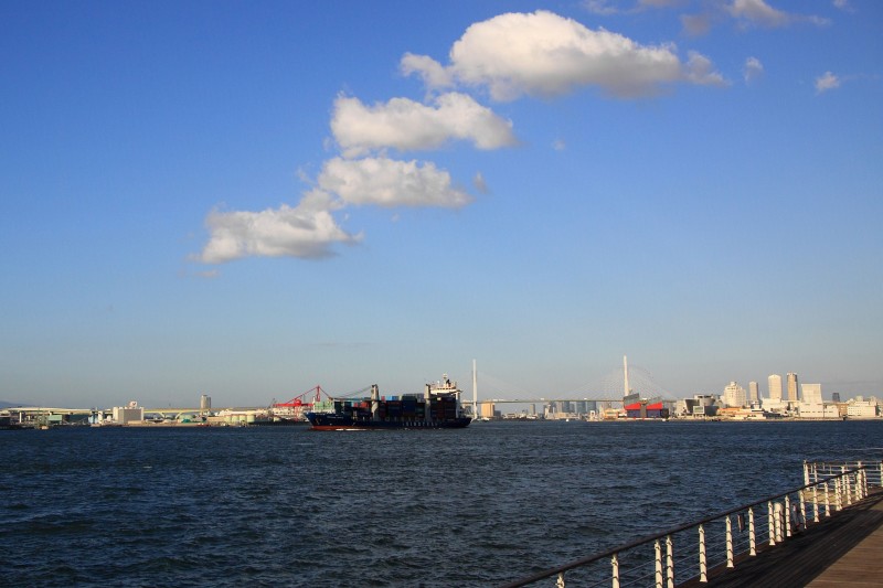 大阪港時空館広場_002.jpg