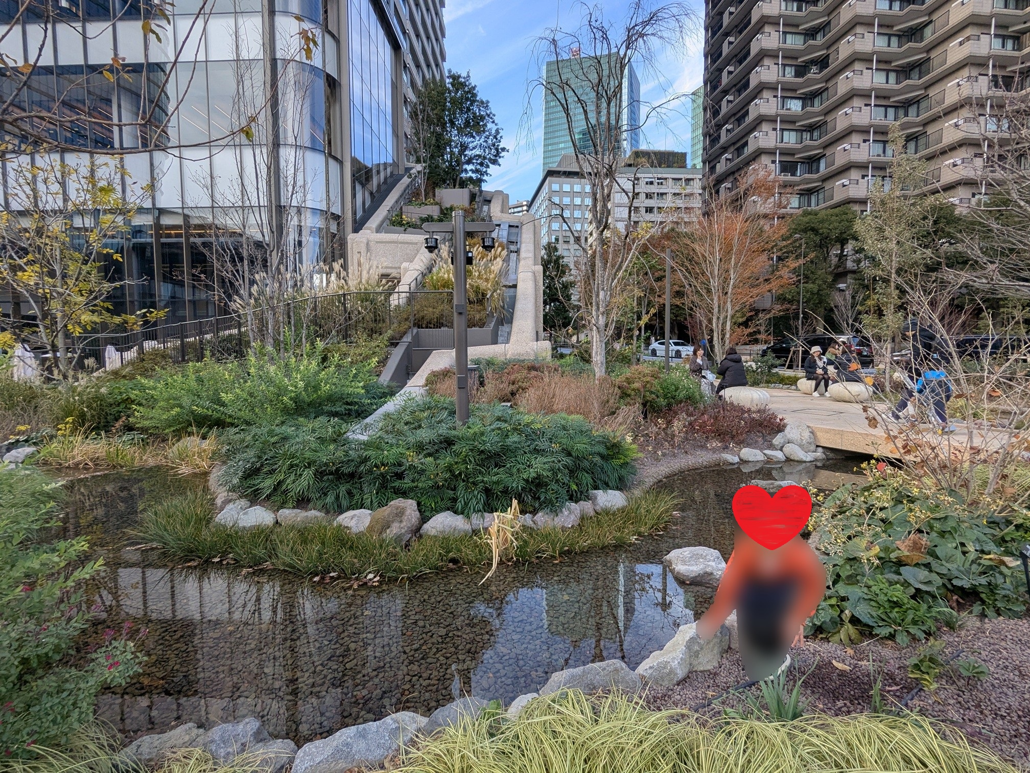 虎ノ門ヒルズから歩いて麻布台ヒルズに移動