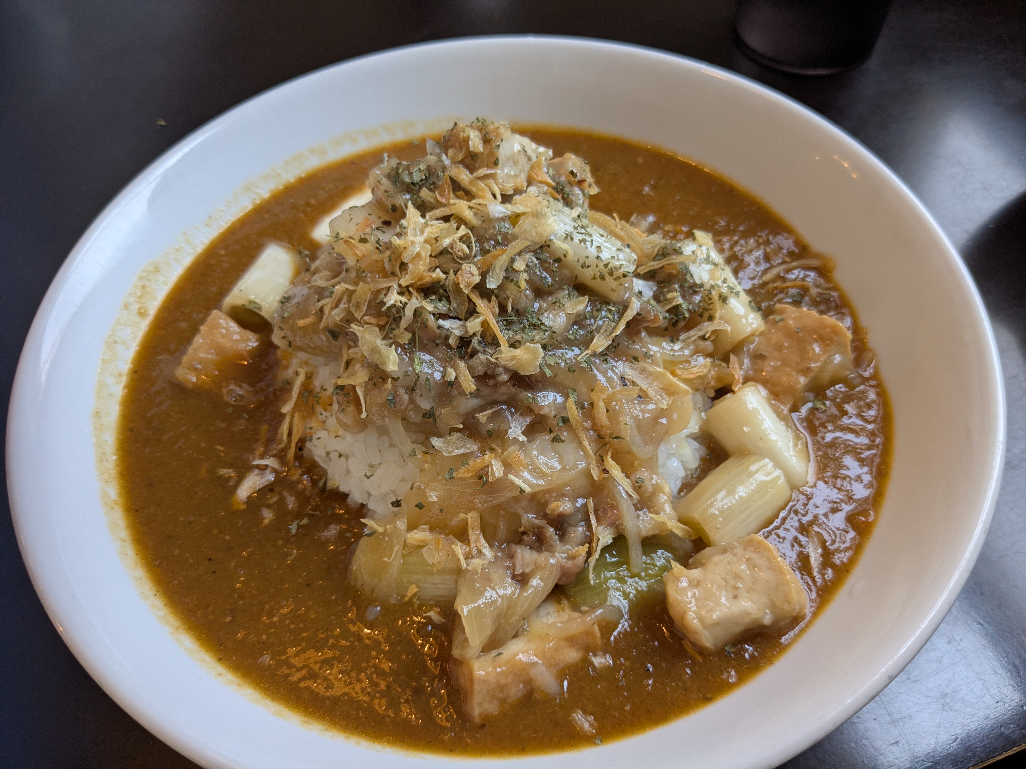 津田沼駅　カレー&スペース・イートゥー　豚・野菜・厚揚げのすき焼き風うま煮＆カレー