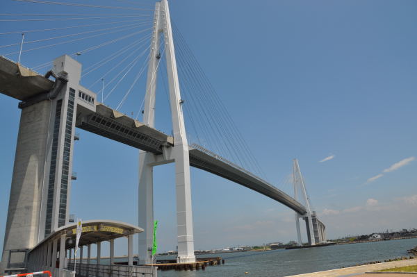 新湊大橋「あいの風プロムナード」