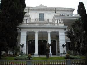 コルフ玄関正面