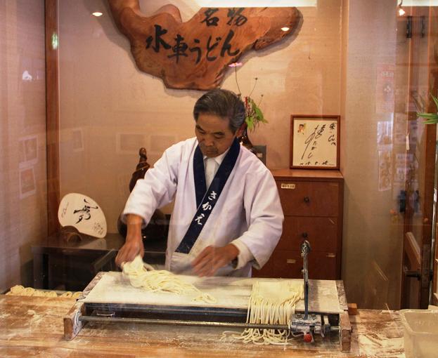 うどん作り1