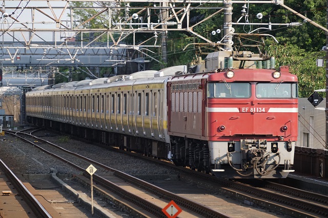 EF81 134牽引 E231系 青森配給 & ｢華｣5