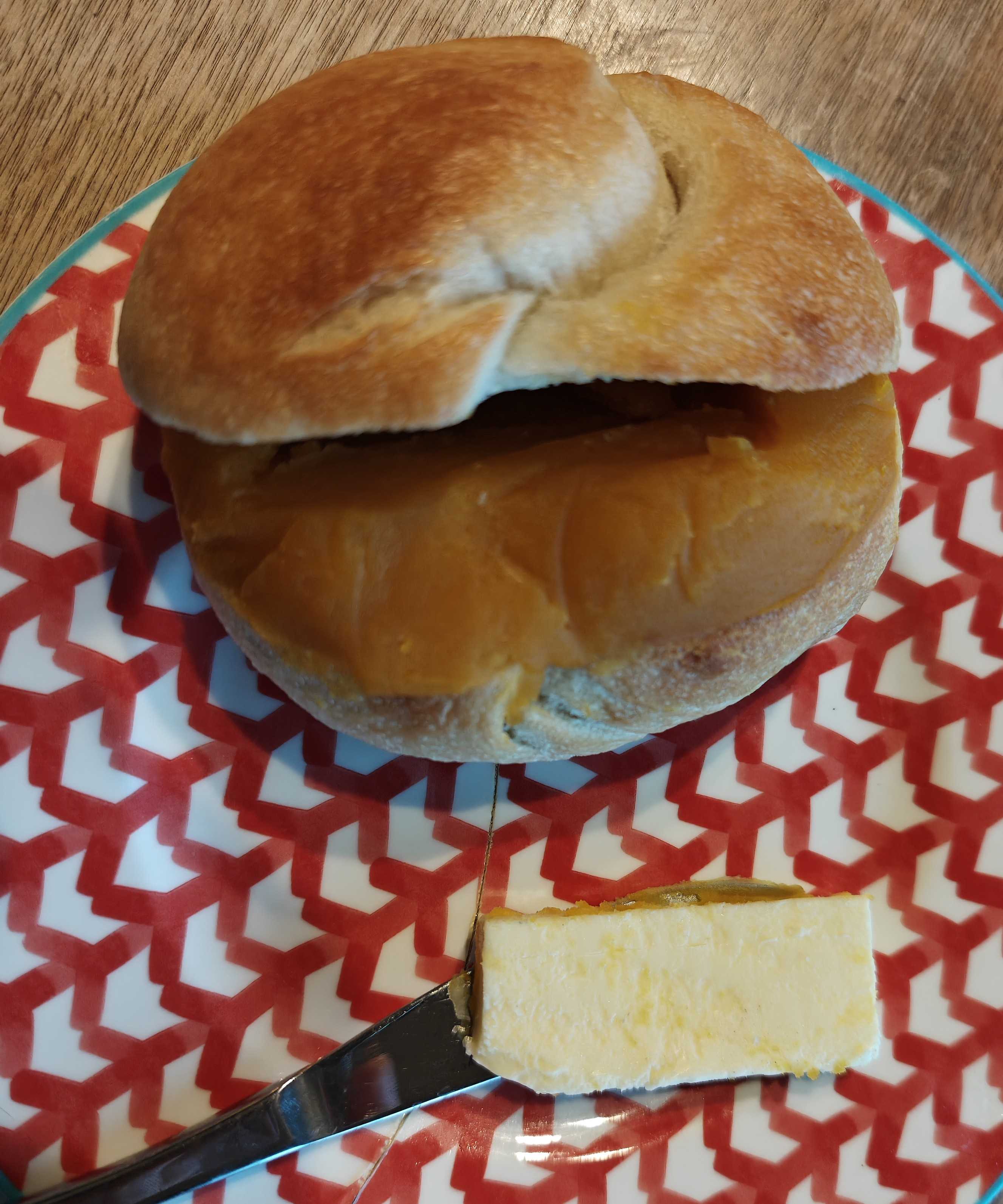 高島平駅パン屋　下田流　通販　春よ恋プレーンベーグル あんバターサンド　かぼちゃあんver