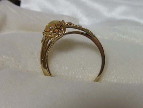 オパールリング後ろ側