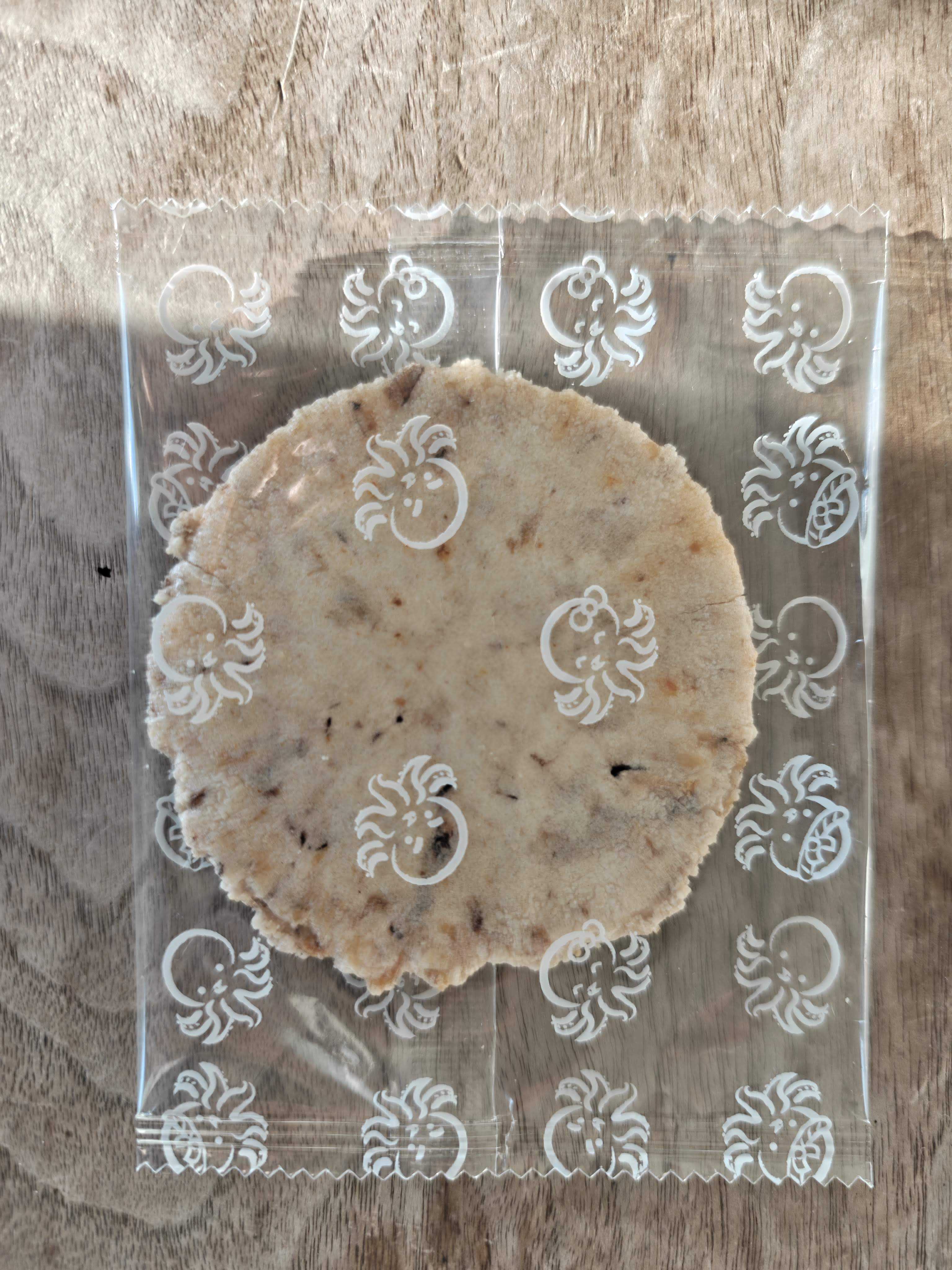 千葉県鴨川市のお土産　亀屋本店 タコせんべい