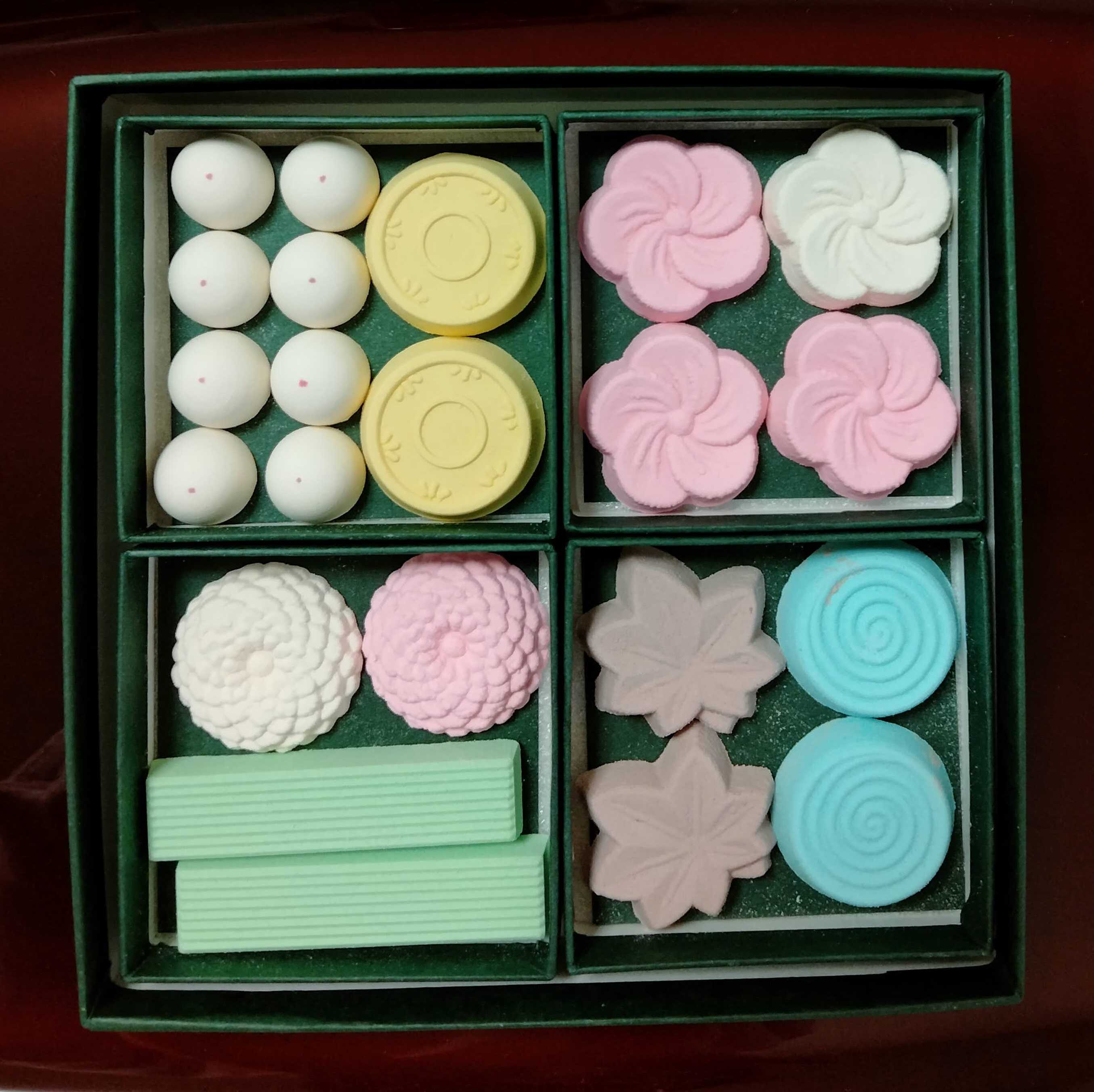 金沢「落雁諸江屋本店」 “落雁” と “菊花せんべい” | 。 - 楽天