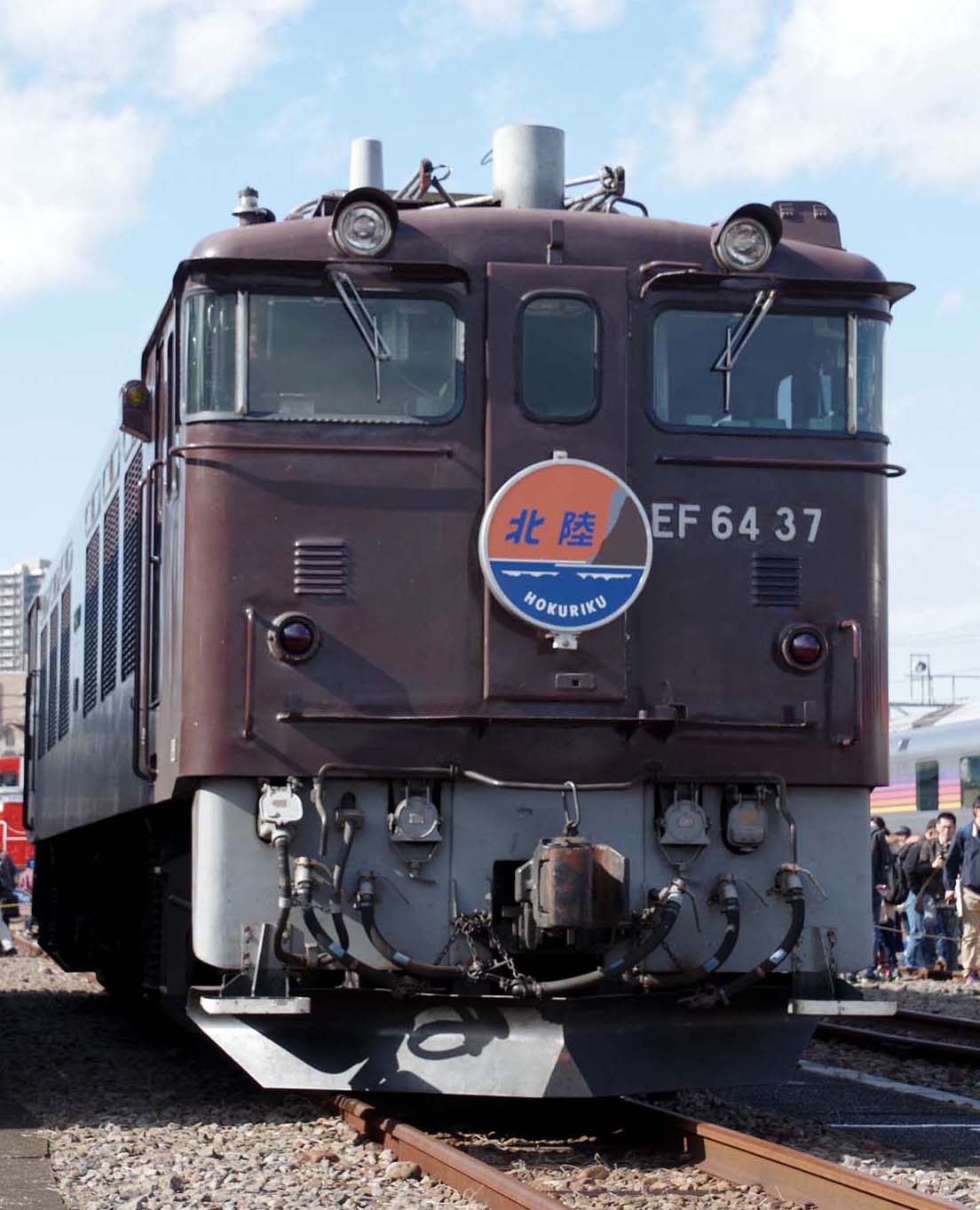 EF641000番台牽引：寝台特急「北陸」 | マル鉄鉄道写真