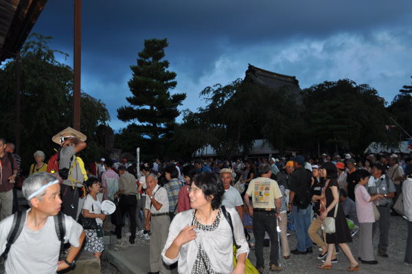 風の盆　聞名寺