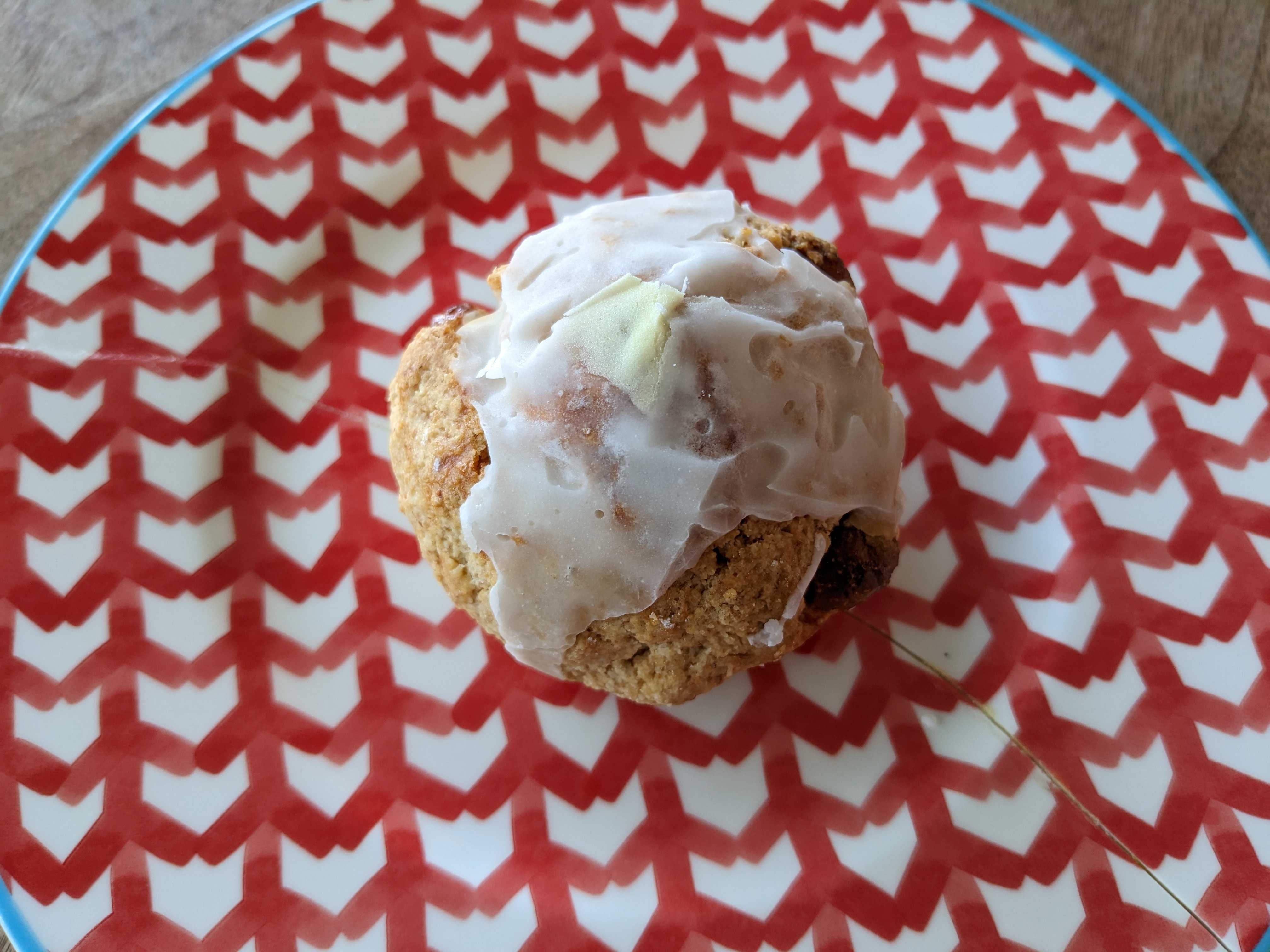 ベーグルリコカフェのレモンあんハニーマカデミアナッツスコーン