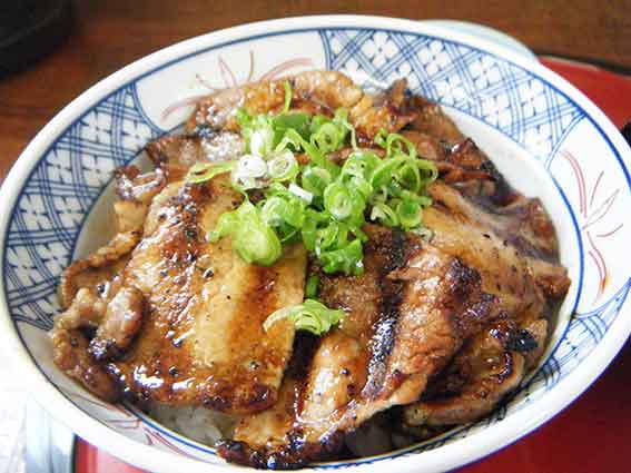 源喜亭の「炭焼豚丼」-2♪