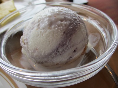 ブルーベリーアイス（多分）