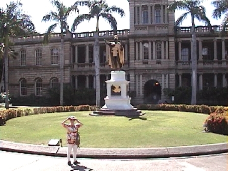 イオラニ宮殿とカメハメハ像