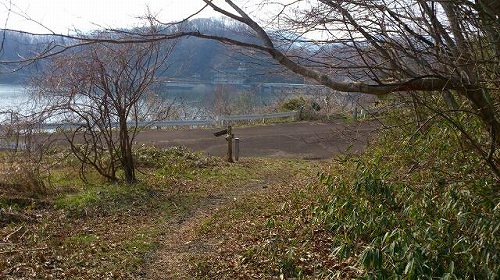 s-20140329七ッ森3山湖畔へ戻った.jpg