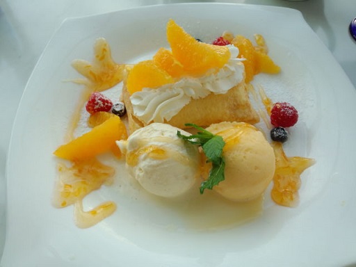 クリームチーズとオレンジのクレープ