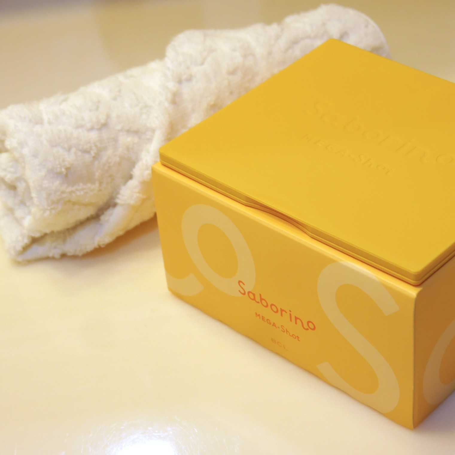 サボリーノ メガショット 朝用ツヤピールマスク CC_タオルといっしょに