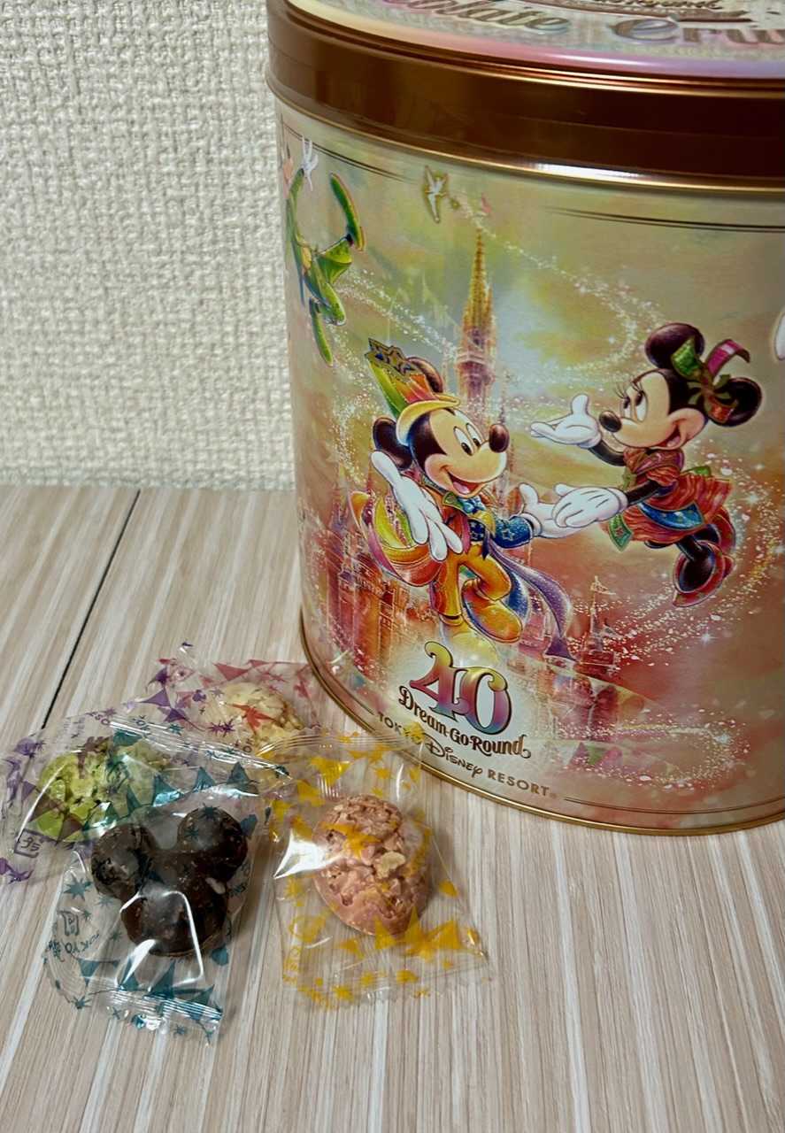 ディズニーグッズNo.28〈40周年チョコレートクランチ缶〉 | 美しい雨