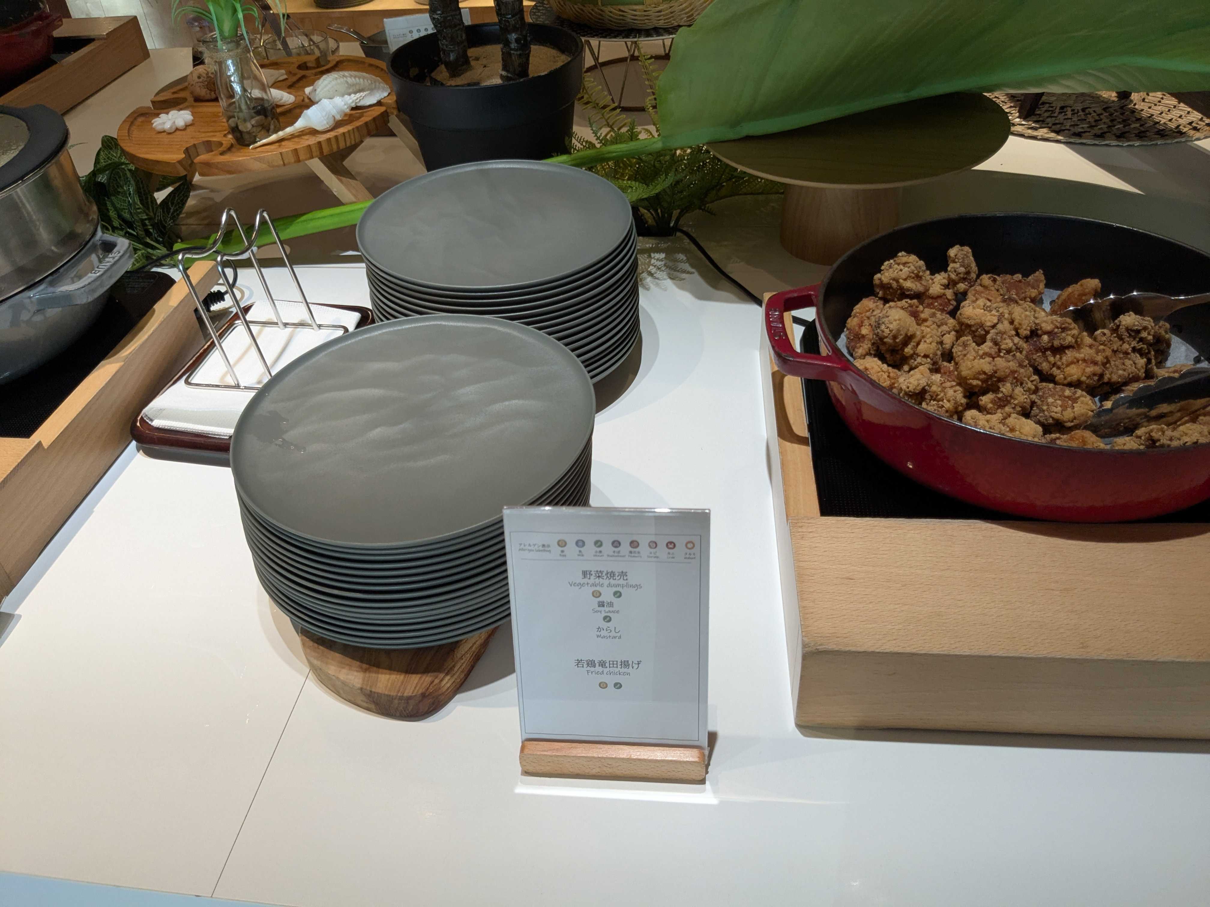 西表島ホテル by 星野リゾート 夕食ビュッフェ　内容　メニュー　野菜焼売、若鶏竜田揚げ