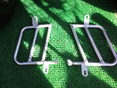 両ﾚｯｸﾞｶﾞｰﾄﾞｼﾙﾊﾞｰ塗装