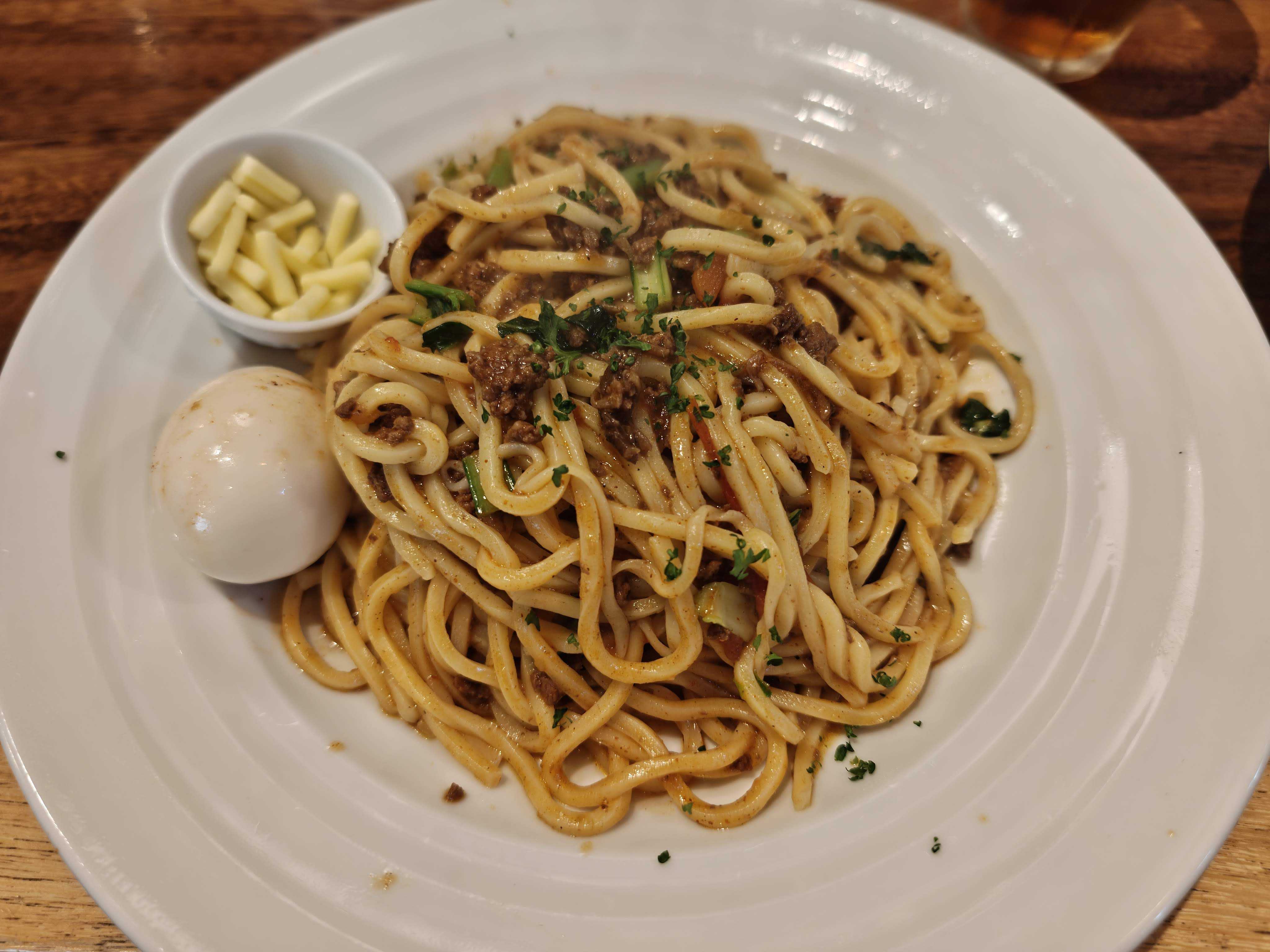 新橋・御成門　イシマツ食堂(IshiMatsu食堂)　一人ランチ　チリミートトマト　スパゲッティ
