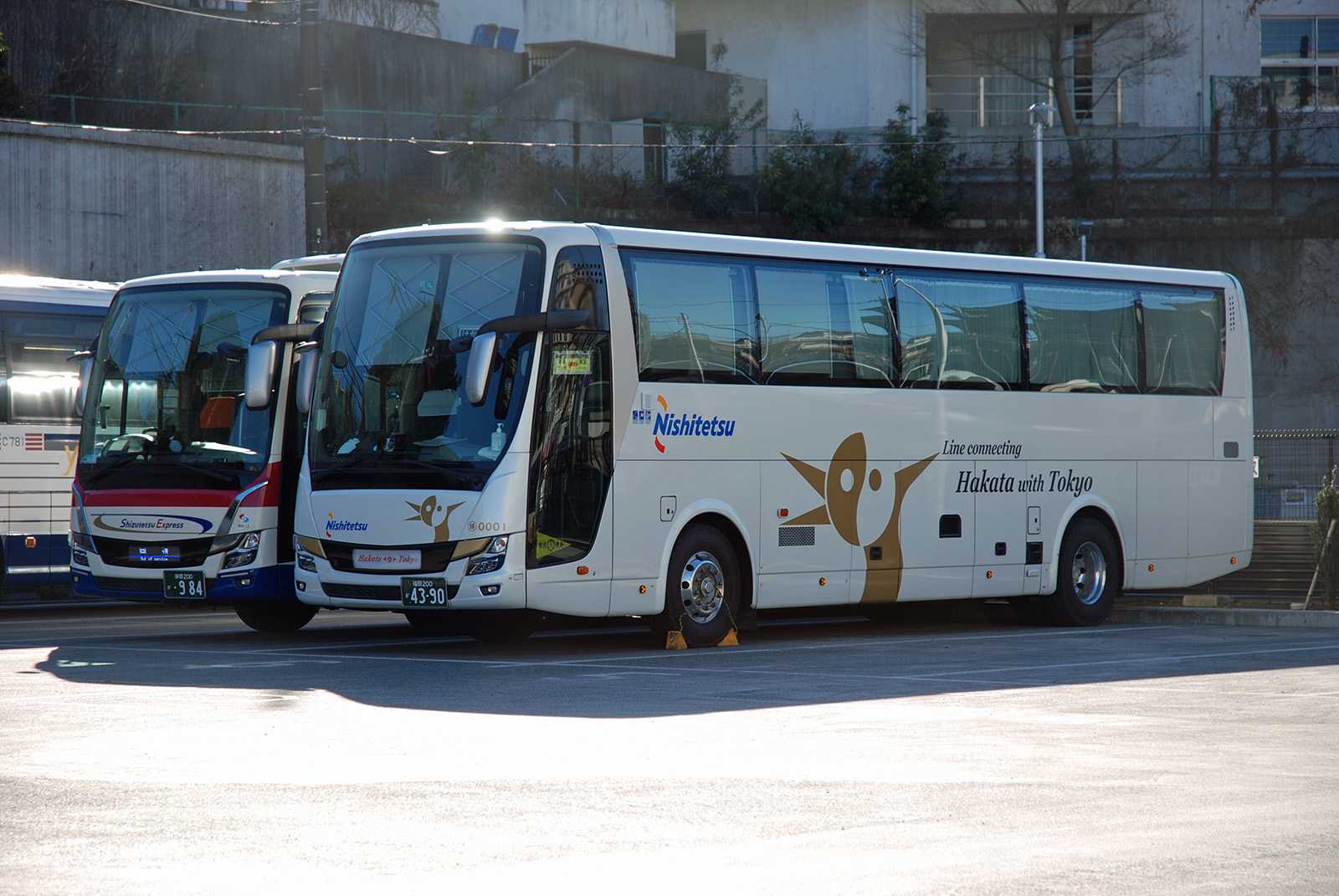 バススケッチ】車庫でお昼寝中の西鉄高速バス「はかた」号 | 旅人てつきちのトーク＆トーク - 楽天ブログ