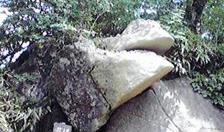 筑波山がま石