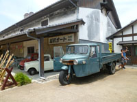 昭和の町 車2.jpg