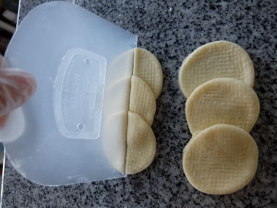  ハイジの白パン 成形 花 Air lace bun molding dough