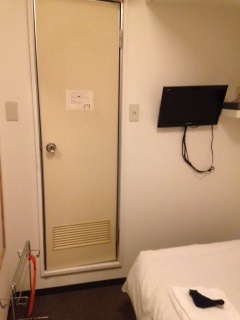 ８ホテル関西の部屋２.JPG