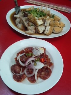 ﾙﾝﾋﾟﾆ公園(サラミの辛酸っぱいおかず／厚揚げと豚肉の煮物)