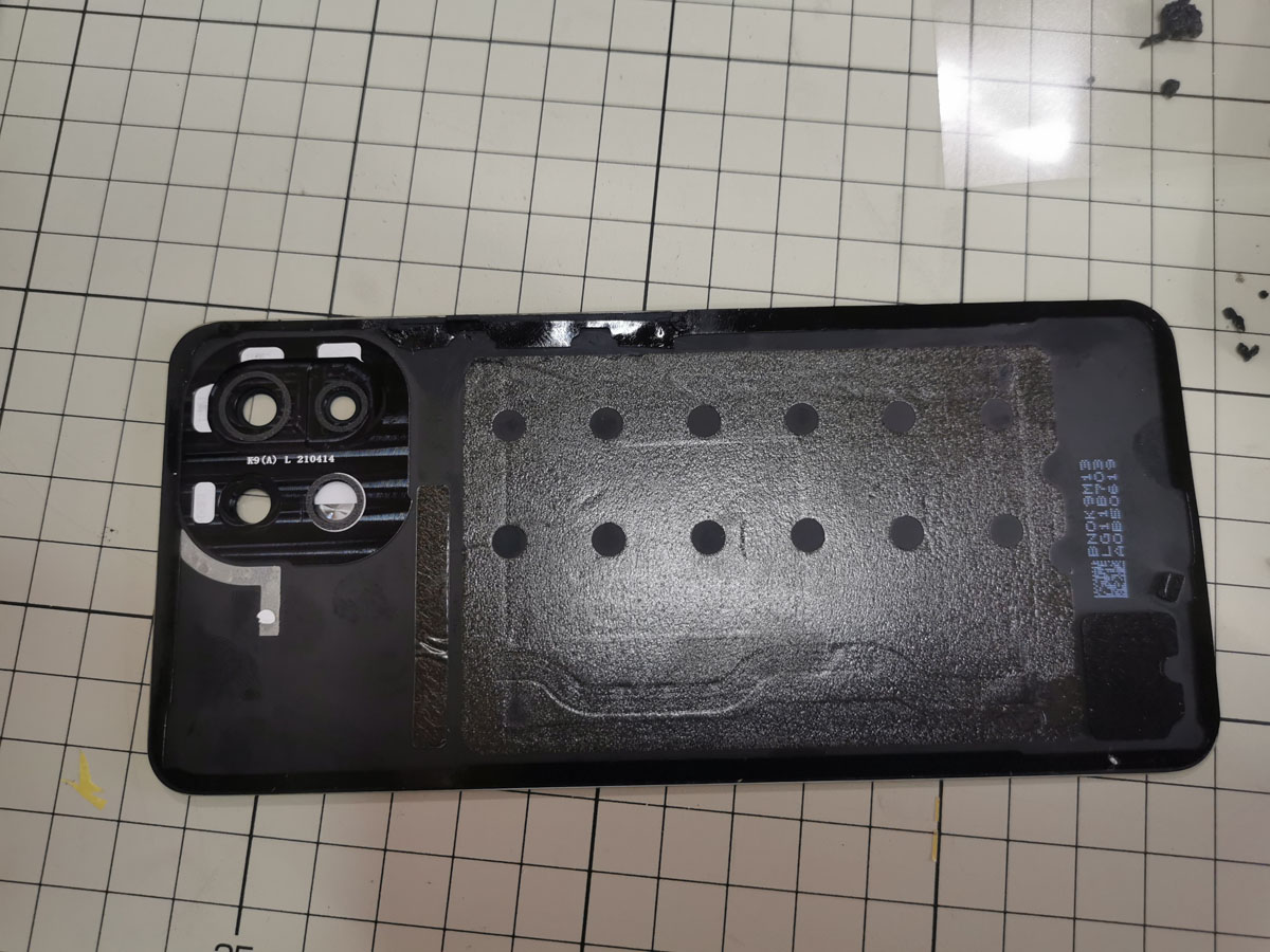 Xiaomi Mi 11 Lite 5G 【バッテリーの状態が悪い】 本日のDIY（Xiaomi Mi 11 Lite 5Gのバッテリー交換） | Garage43