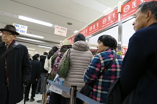 長い行列.jpg