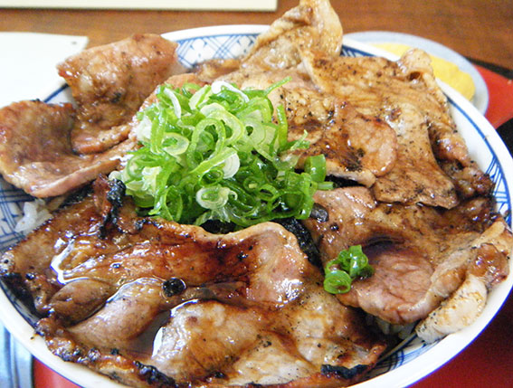 源喜亭の「炭焼き豚丼」-2♪