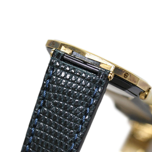 CORUM（コルム）のアドミラルズカップ V52の金属ベルトを革