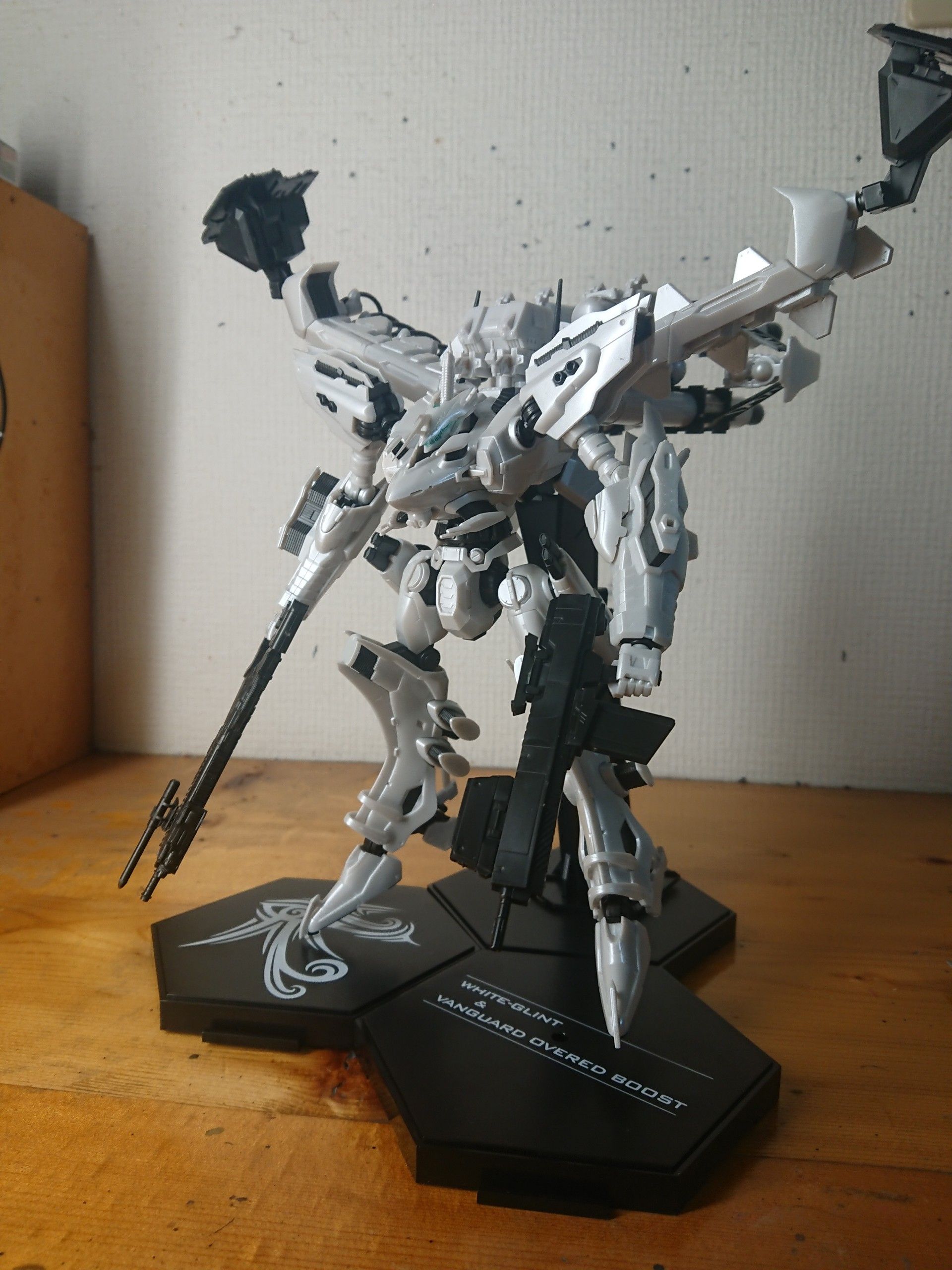 アーマードコア ホワイトグリント V.O.Bセット 前編 | 素人ガンプラ