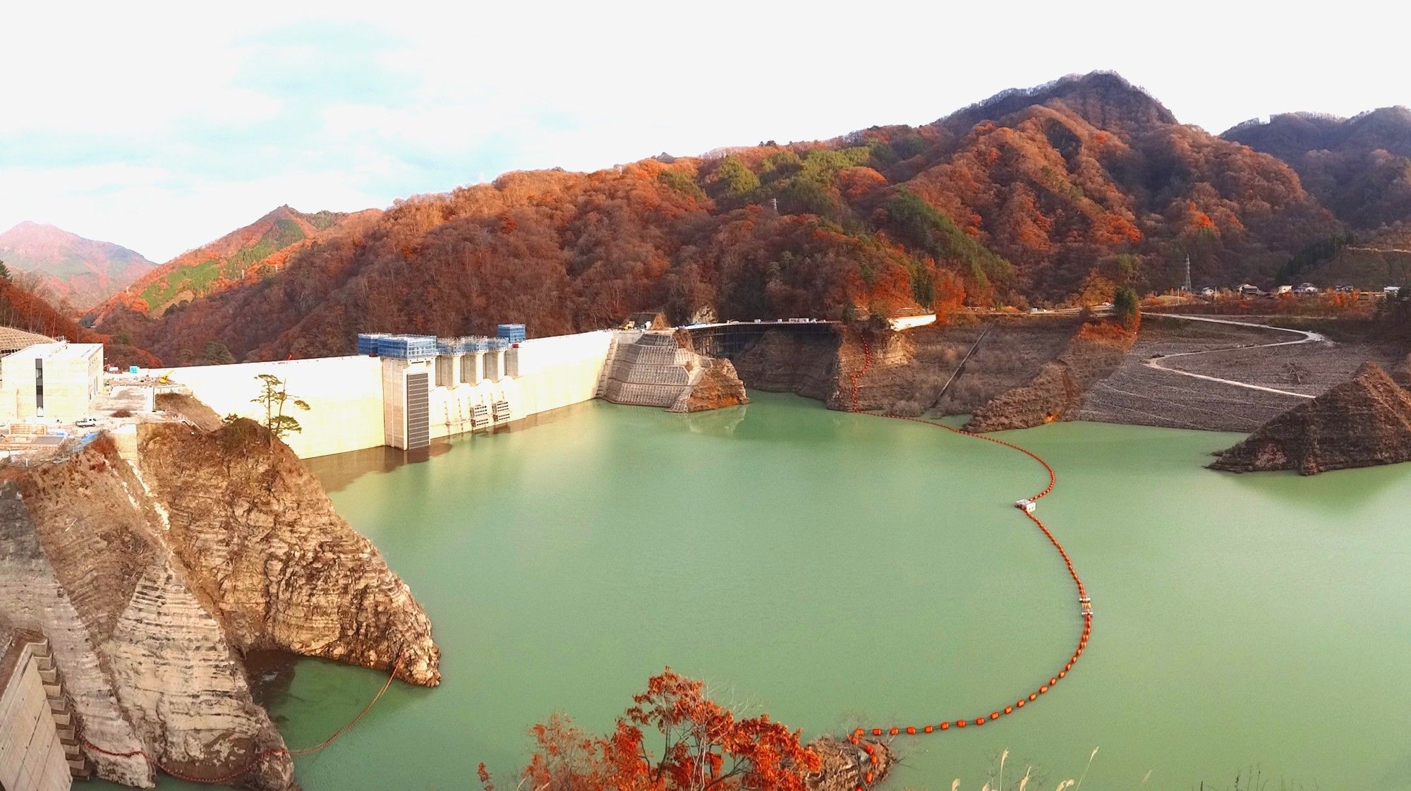 八ッ場ダム もみじ湖 で絶景ドライブ ２０１９年１１月２７日 山と空が友だち ドローンで空撮 楽天ブログ