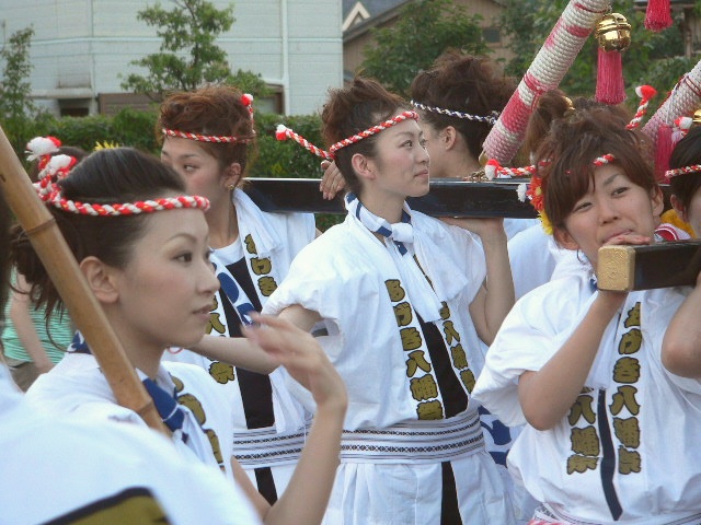 ２００８　女みこし.jpg