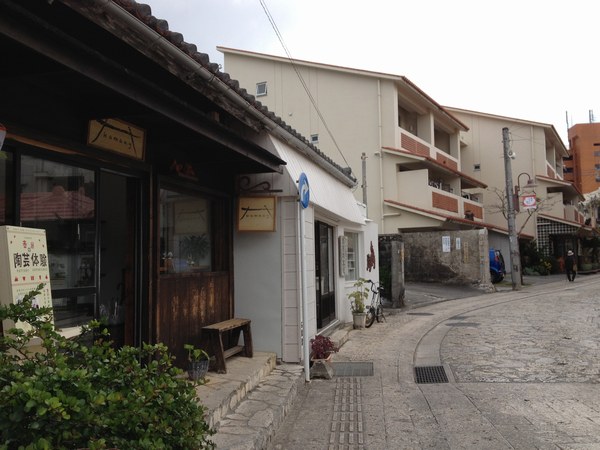 5壺屋やちむん通り　風景600１.jpg