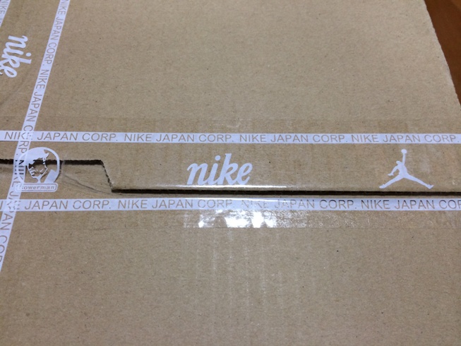 nike.com箱テープ