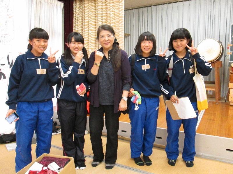 阿部邦子さんと中学生