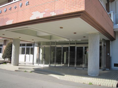 正面玄関.jpg