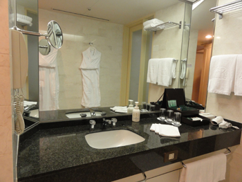 リーガロイヤルタワーウィングデラックスツイン洗面