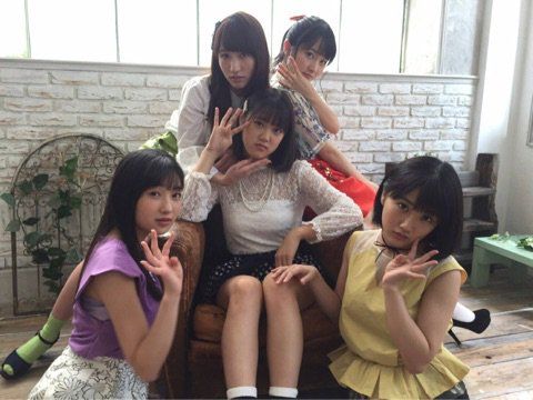 森戸知沙希・梁川奈々美・船木結・山木梨沙・小関舞（カントリー