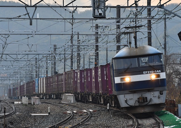 EF210-146 2017.01.20 遅8056レ？.JPG