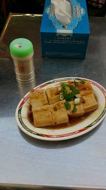 2015.01.02ドーナツ屋の帰り　厚揚げのすき焼き風煮込み