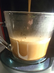 バリスタ中.jpg