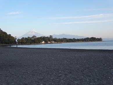 海岸からの富士山